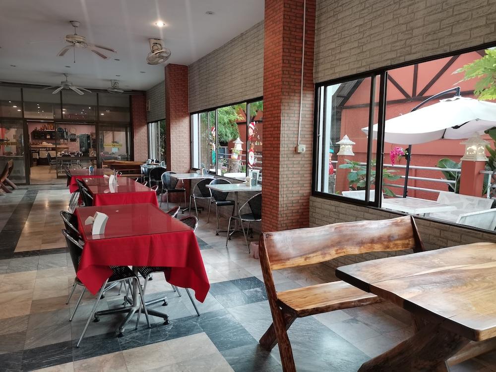 Jomtien Longstay Hotel - Sha Plus Certified Экстерьер фото