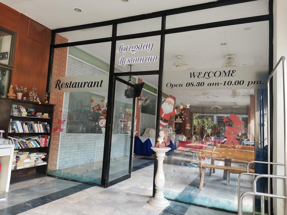 Jomtien Longstay Hotel - Sha Plus Certified Экстерьер фото