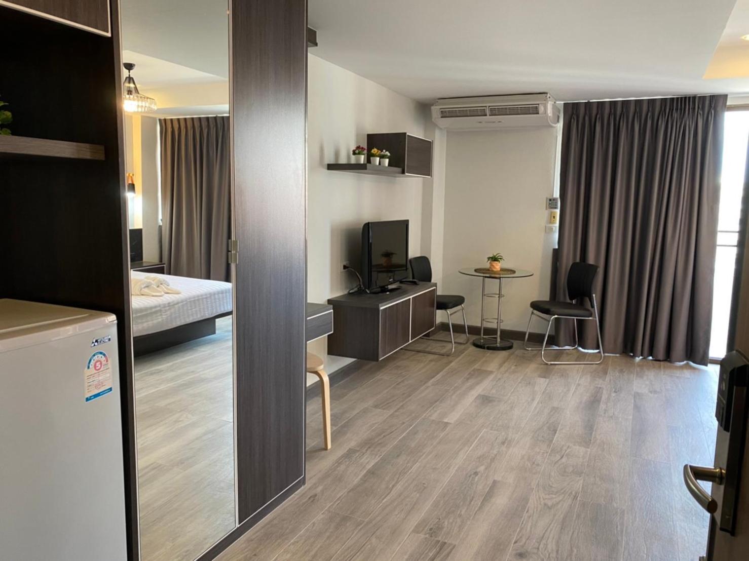 Jomtien Longstay Hotel - Sha Plus Certified Экстерьер фото